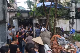 Dã man con trai vác gậy vụt chết bố đẻ đang nằm ngủ trưa