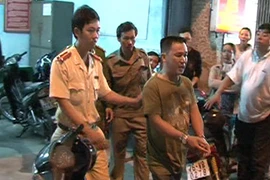 Say xỉn tấn công Công an, gây rối trụ sở làm việc