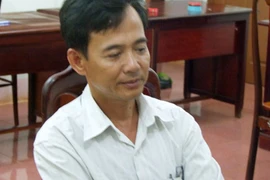 Giám đốc thuê người chặt phá rừng trái phép ra đầu thú