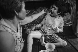 Người phụ nữ can trường, 32 năm “nuốt nước mắt” nuôi con tật nguyền