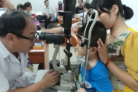 Nguy cơ mù mắt từ nhầm lẫn bệnh viêm cầu nhãn với đau mắt đỏ