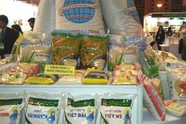 Tăng cường quản lý xuất khẩu, nhập khẩu gạo qua biên giới