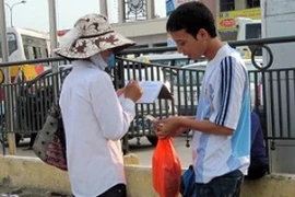 Giả câm, điếc đi lừa đảo hoạt động từ thiện