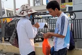 Giả câm, điếc đi lừa đảo hoạt động từ thiện