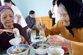 Ấm lòng những mảnh đời xế chiều