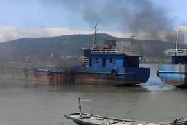 Cháy thuyền câu mực, 2 người chết, 1 người mất tích