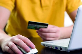 Mua bán trực tuyến coi chừng "tiền mất, tật mang"