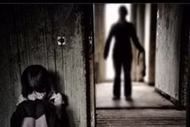 Gã trai xông vào KTX bịt miệng, bế học sinh 10 tuổi ra khe suối hiếp dâm