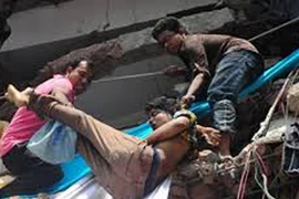 Số người chết trong vụ sập tòa nhà 8 tầng ở Bangladesh vượt quá 900 