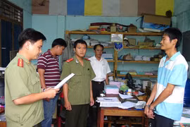 Bắt giữ 5 đối tượng làm giả con dấu, tài liệu của cơ quan Nhà nước