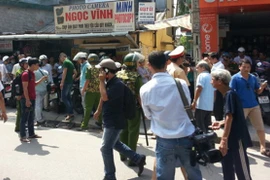 Nữ sinh bị bạn trai khống chế làm con tin