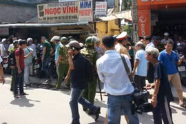 Nữ sinh bị bạn trai khống chế làm con tin