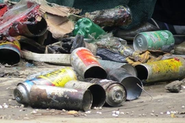 Nhà cháy, 1 cụ bà nhập viện do hàng chục bình gas mi-ni phát nổ