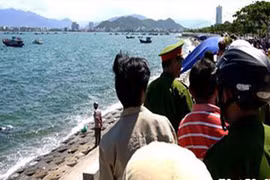 Phát hiện thi thể một phụ nữ trôi dạt vào bờ biển