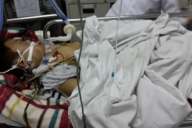 Bắt đối tượng dùng điếu cày đánh con trai dã man, gây chấn thương sọ não