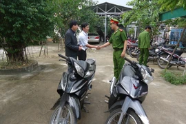 Bắt tội phạm, thu giữ tài sản phạm tội mà có, trả lại nhân dân