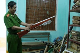 Thu hồi 300 cây súng tự chế các loại