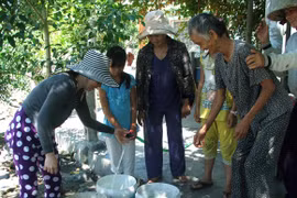 “Giếng thần” thành “trạm cấp nước” công cộng