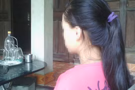 Ông hàng xóm 60 tuổi làm cháu gái 13 tuổi mang bầu 