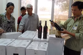 Phát hiện nhiều hàng hóa không hóa đơn, nhãn mác