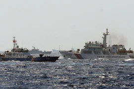 Tàu Trung Quốc mở họng pháo uy hiếp tàu Cảnh sát biển Việt Nam