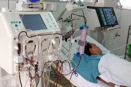 Sau 168 giờ lọc máu liên tục, nữ bệnh nhân được cứu sống