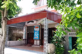 Một tiệm vàng bị nhóm trộm khoắng sạch vàng ta, để lại vàng tây