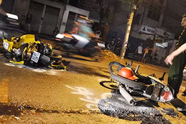 Xe máy đấu đầu, cặp vợ chồng chết tại chỗ