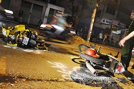 Xe máy đấu đầu, cặp vợ chồng chết tại chỗ