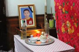 Hãi hùng giây phút 2 học sinh tiểu học bị bồn nước đè tử vong