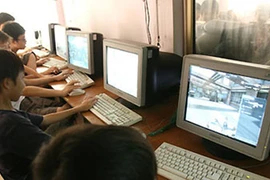 4 thiếu nên nghiện games đi trấn lột các cặp tình nhân