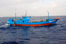 Tàu cá mất liên lạc đã vào bờ an toàn