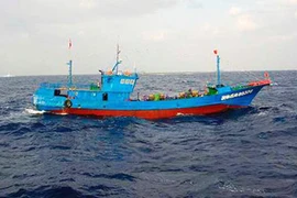 Tàu cá mất liên lạc đã vào bờ an toàn