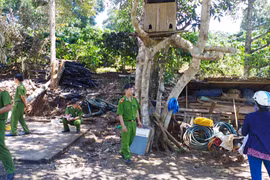 “Ngáo đá” đốt nhà bố mẹ đẻ giữa đêm khuya