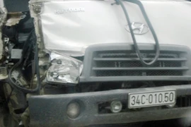 Xe tải gây tai nạn liên hoàn, hàng chục hành khách hoảng hồn 