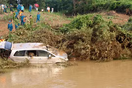 Tìm thấy nạn nhân cuối cùng cách chiếc xe bị lũ cuốn trôi gần 100km