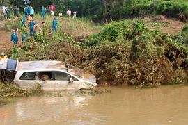 Tìm thấy nạn nhân cuối cùng cách chiếc xe bị lũ cuốn trôi gần 100km