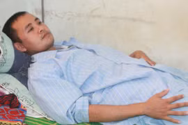 Hạt phó hạt kiếm lâm bị lâm tặc đánh trọng thương