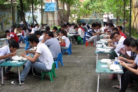 Những suất cơm tình nghĩa gửi đến sĩ tử thi đại học