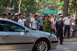 Vờ va chạm giao thông để trộm cắp