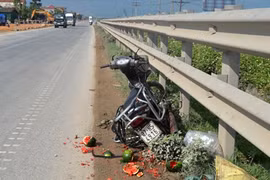 Thiếu quan sát khi qua đường sắt, một phụ nữ bị tàu đâm nguy kịch