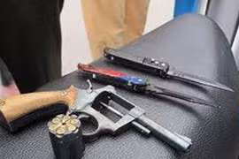 Bắt giữ nhóm cướp sử dụng súng colt xoay