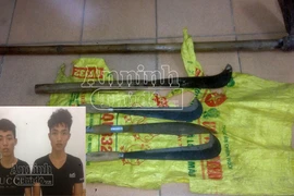 Mâu thuẫn khi hát karaoke, hai anh em ruột hung hăng vác dao chém người