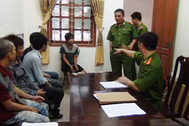 Nghệ An: Bắt 12 đối tượng bị truy nã, lẩn trốn tứ tán