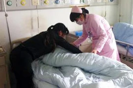 Mẹ tâm thần nhốt 4 đứa con trong nhà đòi giết chết