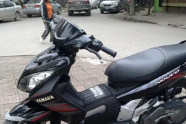 Ai là chủ sở hữu xe máy Yamaha Nouvo màu đen?