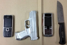 Sinh viên mang dao và súng nhựa đi cướp taxi