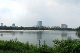 Hà Nội: Phát hiện xác chết trên hồ Linh Đàm