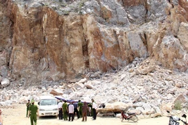 Lại sập mỏ đá khiến 3 người chết thảm