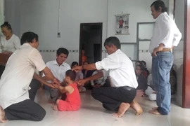 “Pháp sư” trừ tà ma, chữa bá bệnh bằng… bùa?